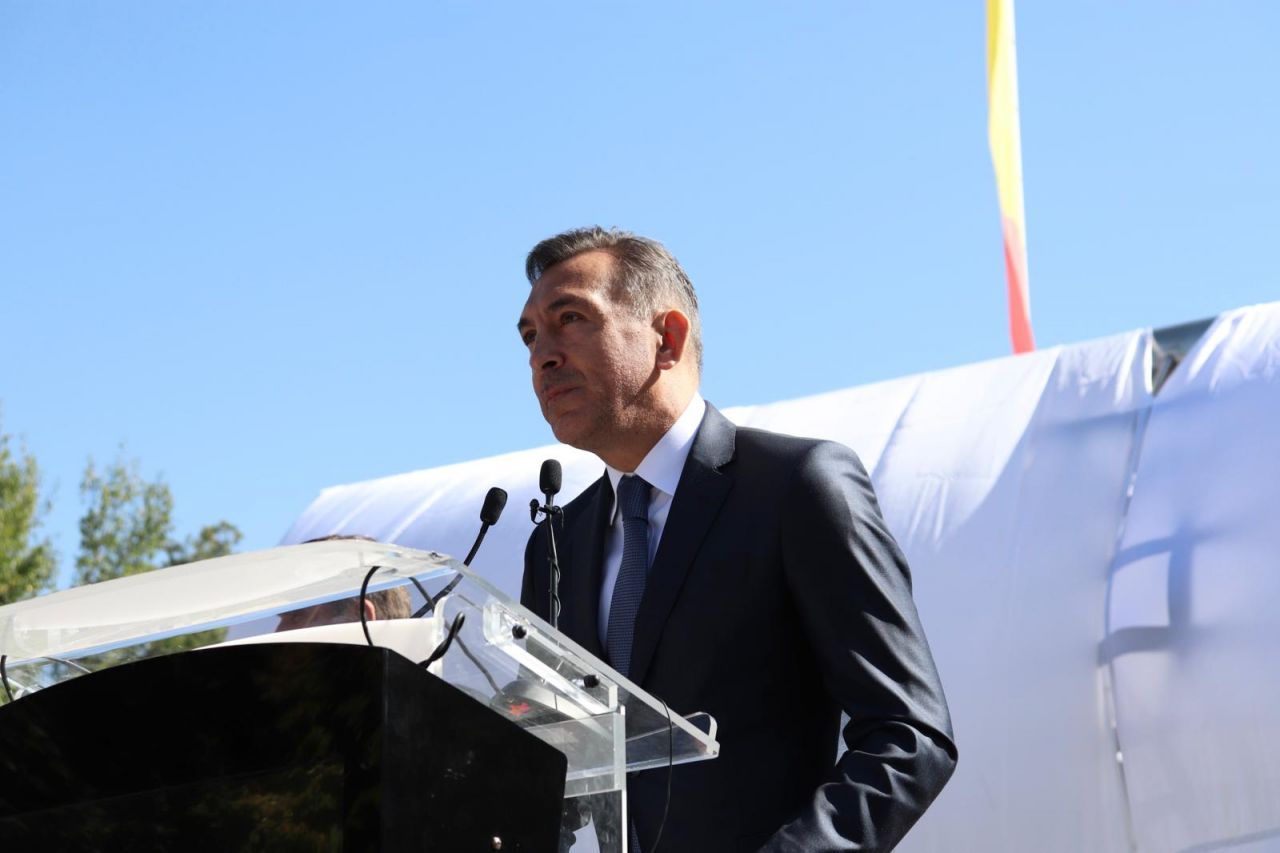 Generația de Aur are acum STATUIE! ”În spatele strălucirii se află multă muncă și sacrificii”_11