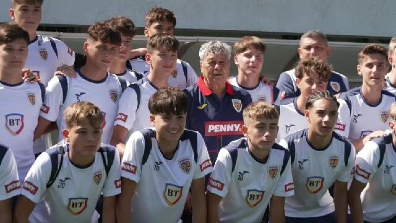 Mircea Lucescu l-a trimis pe Răzvan Marin să discute cu juniorii de la U16: