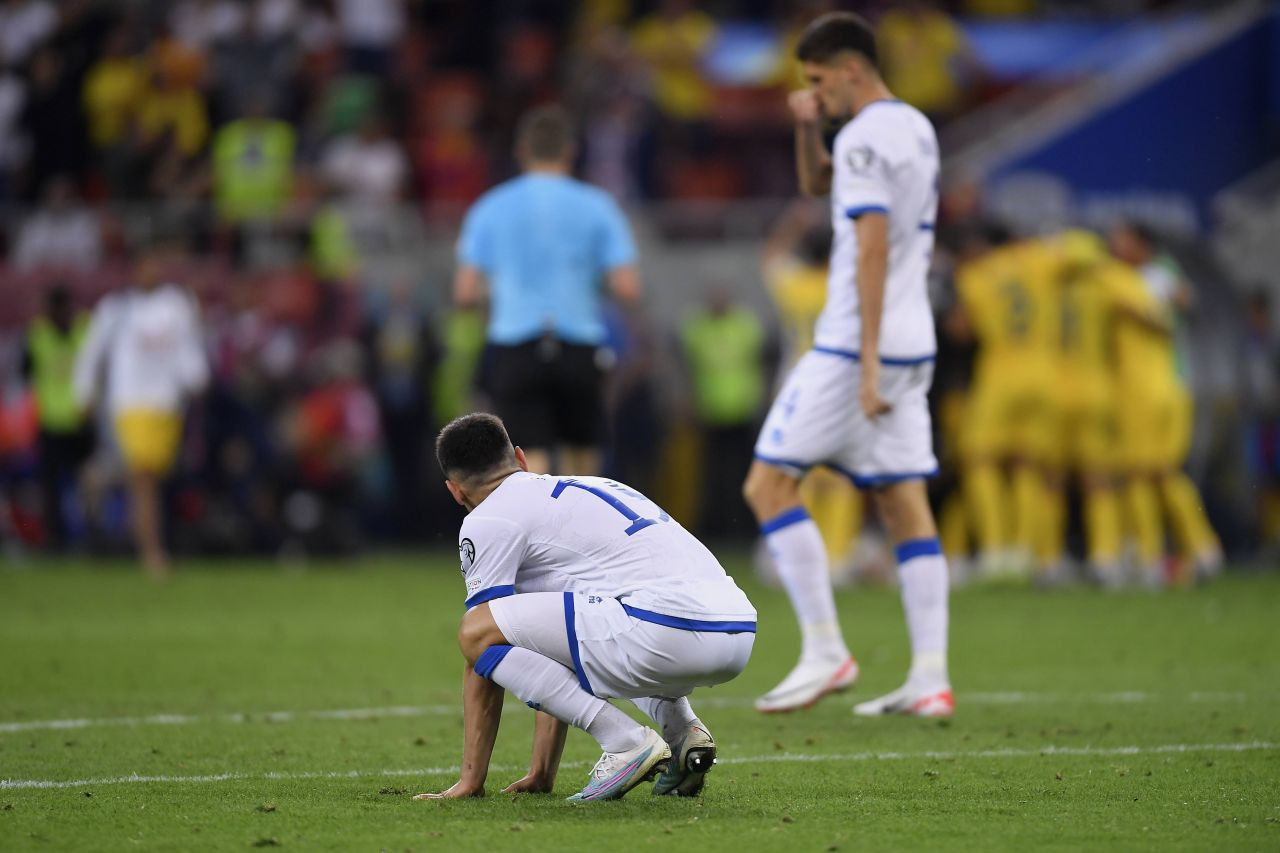 Kosovo a scos mitraliera! Trei jucători, inclusiv vedeta de 25.000.000&euro;, trimiși acasă după &icirc;nfr&acirc;ngerea cu Rom&acirc;nia