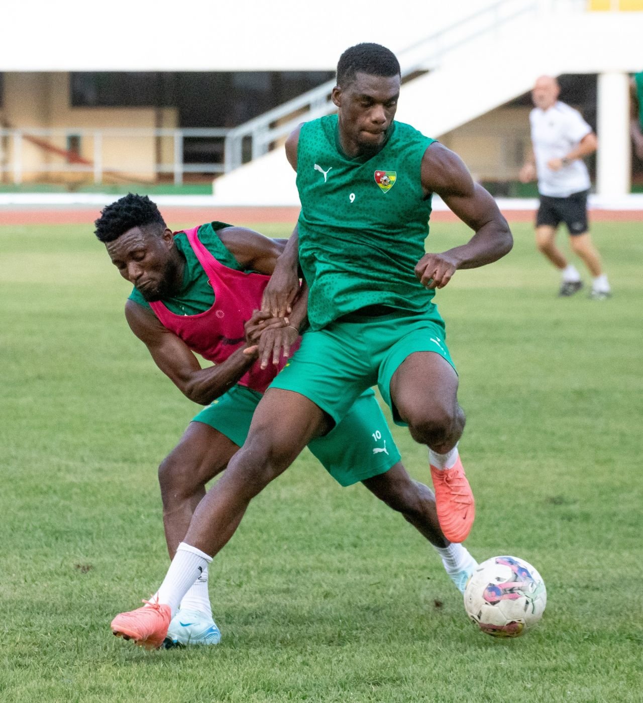 Lovitură cruntă pentru Dinamo! Kennedy Boateng și Josue Homawoo s-au accidentat amândoi la națională și au devenit indisponibili_3