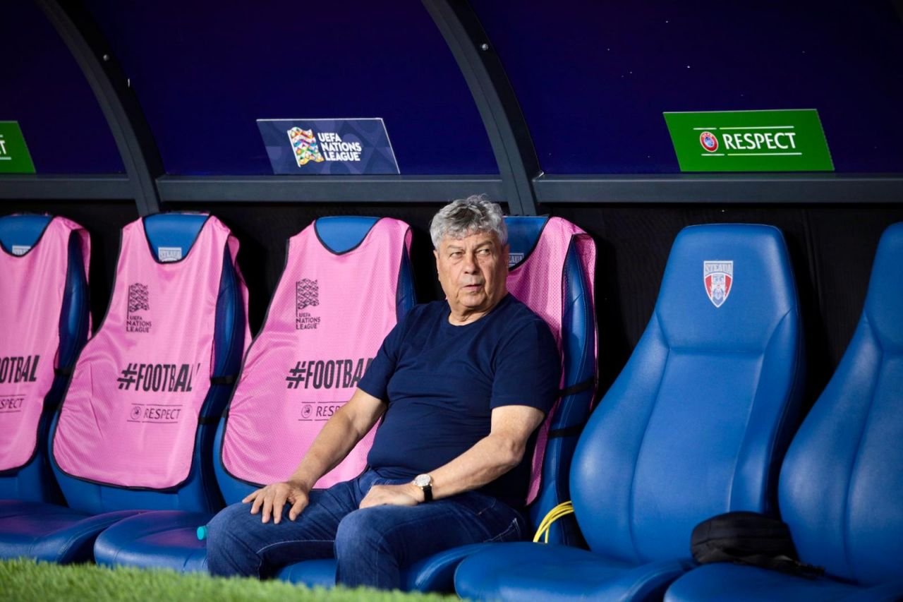 Cum au fost surprinși tricolorii la încălzire înainte de România - Lituania + Mircea Lucescu, gânditor pe bancă_4