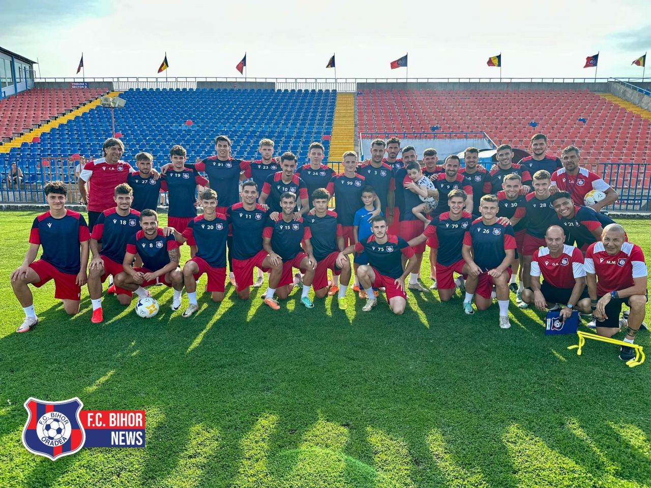 Ce mai face Deniz Giafer la noua echipă. Este coleg în centrul defensivei cu un fost jucător al lui Arsenal și Ajax Amsterdam!_10
