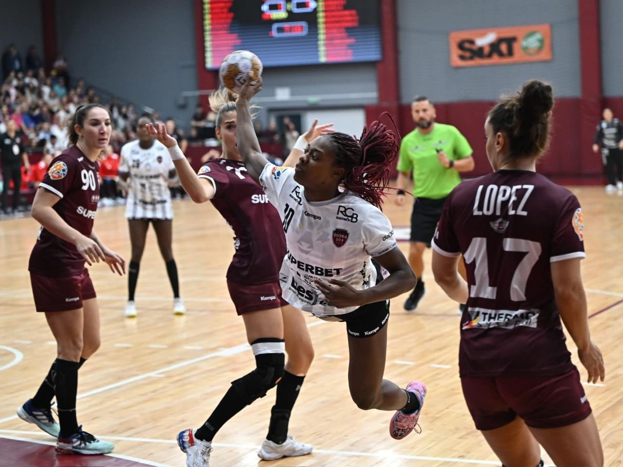 Rapid - Gloria Bistrița-Năsăud 22-24 &icirc;n derby-ul de Champions League din Liga Florilor, LIVE pe Pro Arena și VOYO!