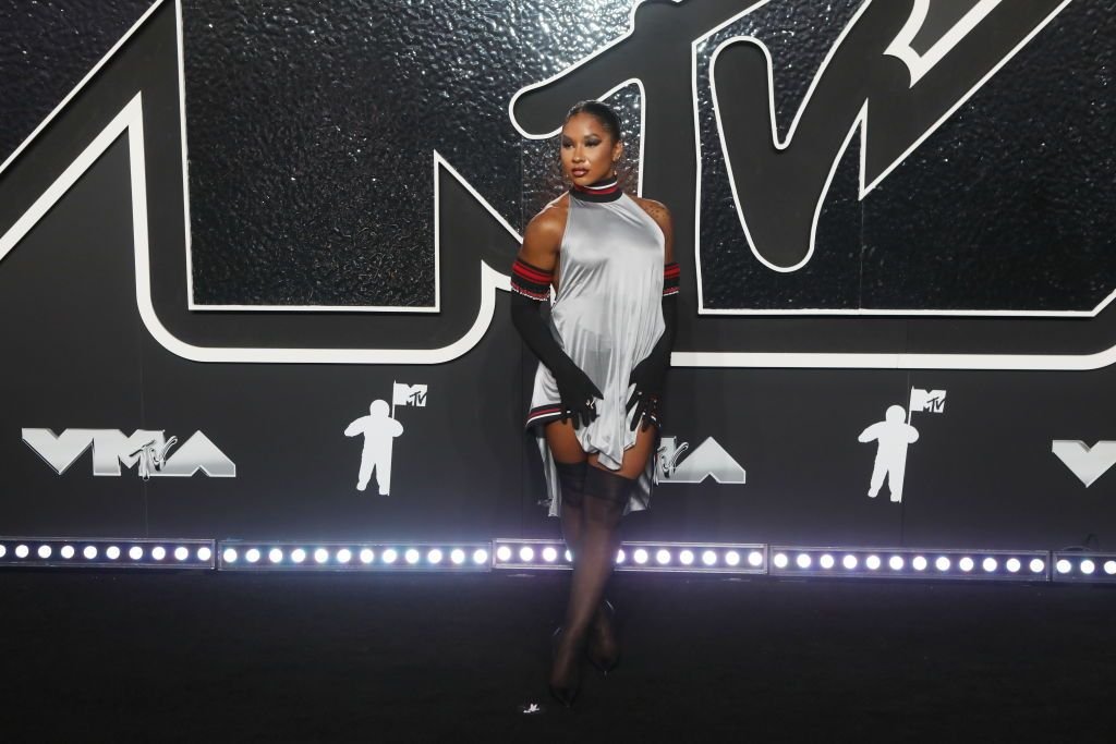 A făcut spectacol alături de Taylor Swift la MTV Music Awards. Apariție incendiară pentru Jordan Chiles_6