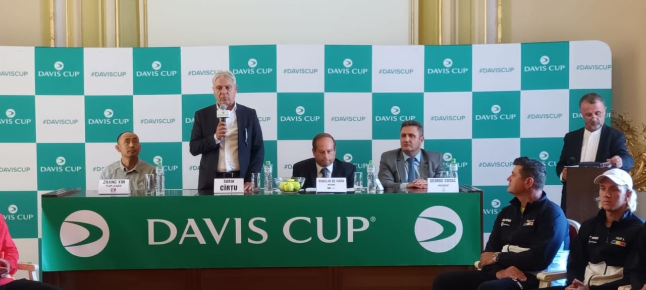 „Mi se spunea 'profesorul de limba fotbal'.” Sorin Cîrțu, apariție „Davis” la Craiova, înainte de România - China_2