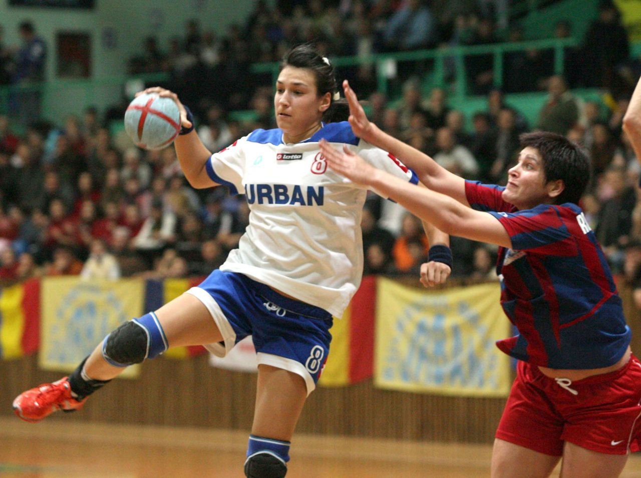 Cariera Cristinei Neagu în imagini: De la primele meciuri la senioare, până la națională și epoca CSM București_2