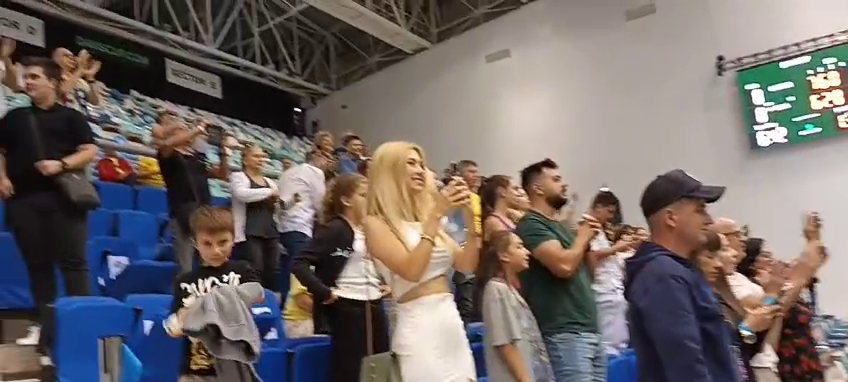 Apariție incendiară la Cupa Davis! Andreea Bălan a furat toate privirile în Sala Polivalentă_15