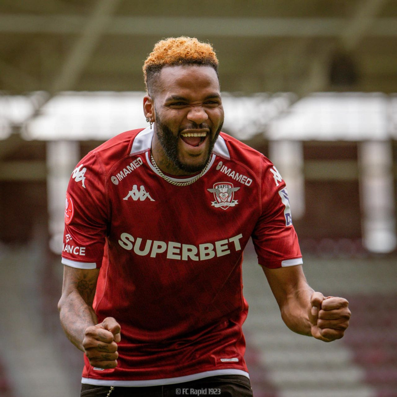 Golgheterul Turciei și-a făcut primele poze pe Giulești! Aaron Boupendza are însă o mare problemă la Rapid_4