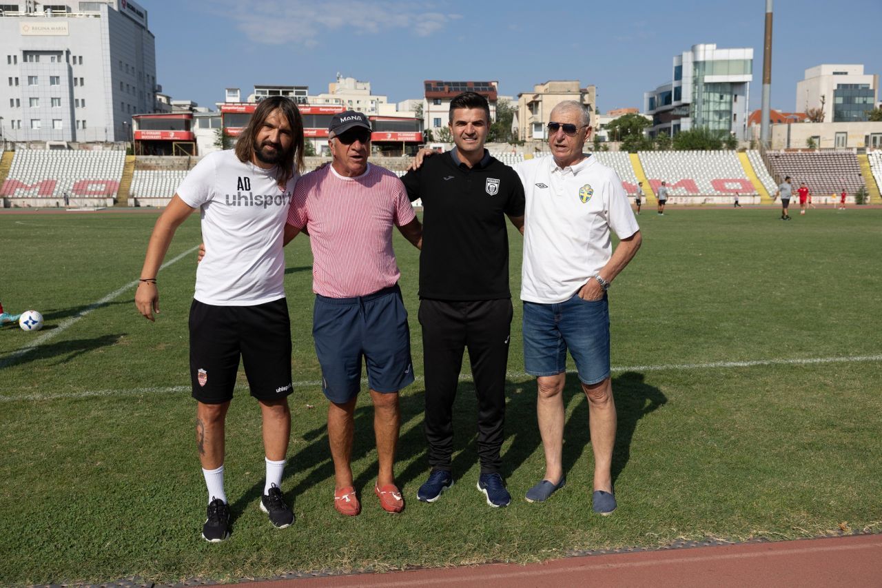 Câți fotbaliști cu meciuri în prima divizie are Florin Bratu la CS Dinamo din Liga 3, echipă cu 21 de jucători Under 21!_5