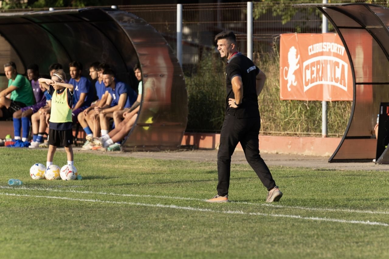 Câți fotbaliști cu meciuri în prima divizie are Florin Bratu la CS Dinamo din Liga 3, echipă cu 21 de jucători Under 21!_18
