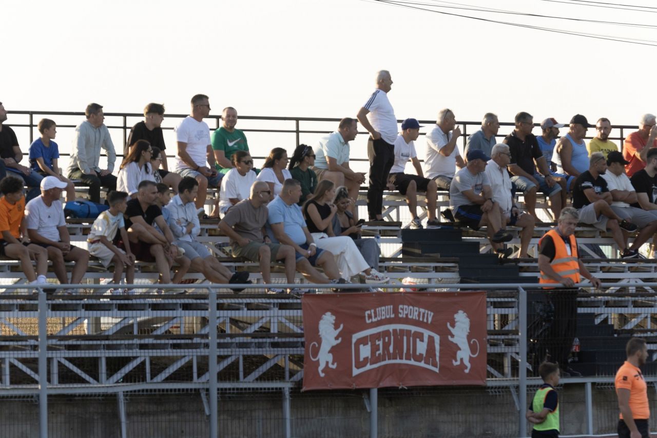 Câți fotbaliști cu meciuri în prima divizie are Florin Bratu la CS Dinamo din Liga 3, echipă cu 21 de jucători Under 21!_19