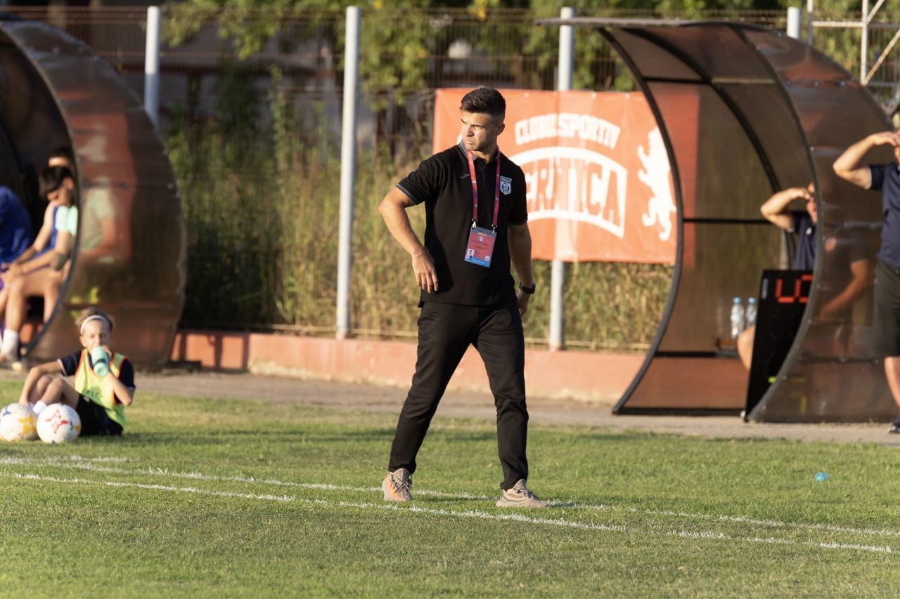 Câți fotbaliști cu meciuri în prima divizie are Florin Bratu la CS Dinamo din Liga 3, echipă cu 21 de jucători Under 21!_20