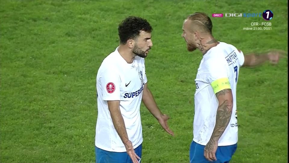 Conflict pe teren între Alibec și coechipierul Grigoryan! Hagi și arbitrul au intervenit_12
