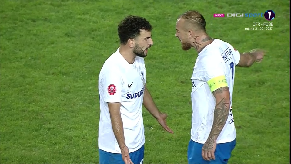 Conflict pe teren între Alibec și coechipierul Grigoryan! Hagi și arbitrul au intervenit_13
