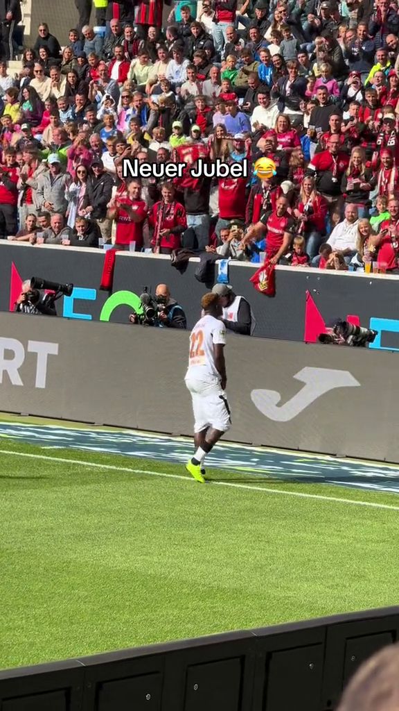 Inedit! Atacantul lui Bayer Leverkusen și-a dat pantalonii jos după ce a înscris o