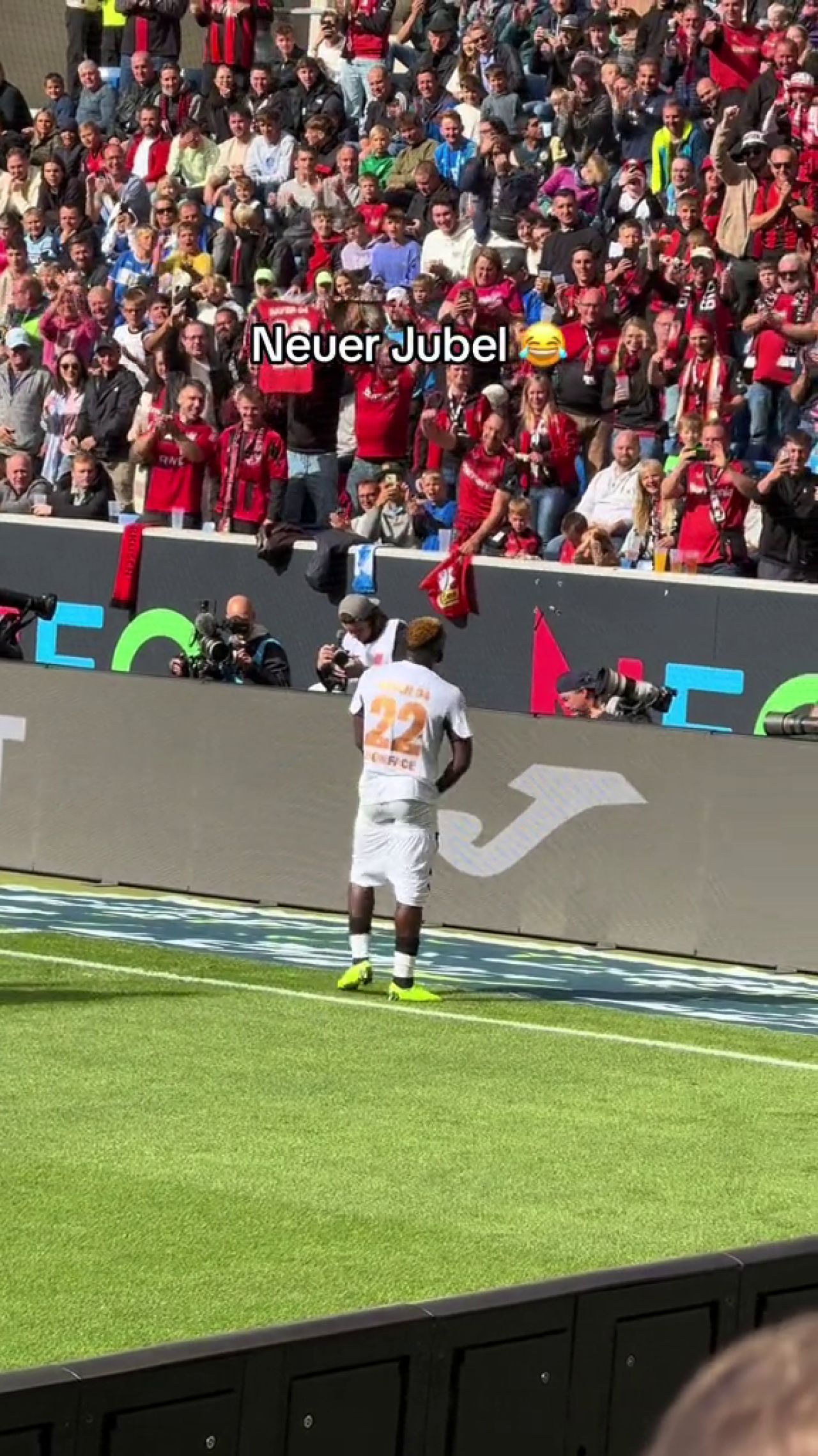 Inedit! Atacantul lui Bayer Leverkusen și-a dat pantalonii jos după ce a înscris o