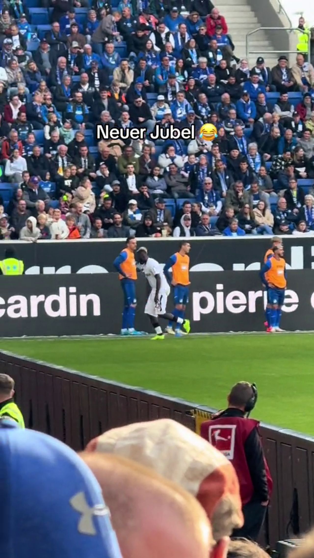 Inedit! Atacantul lui Bayer Leverkusen și-a dat pantalonii jos după ce a înscris o