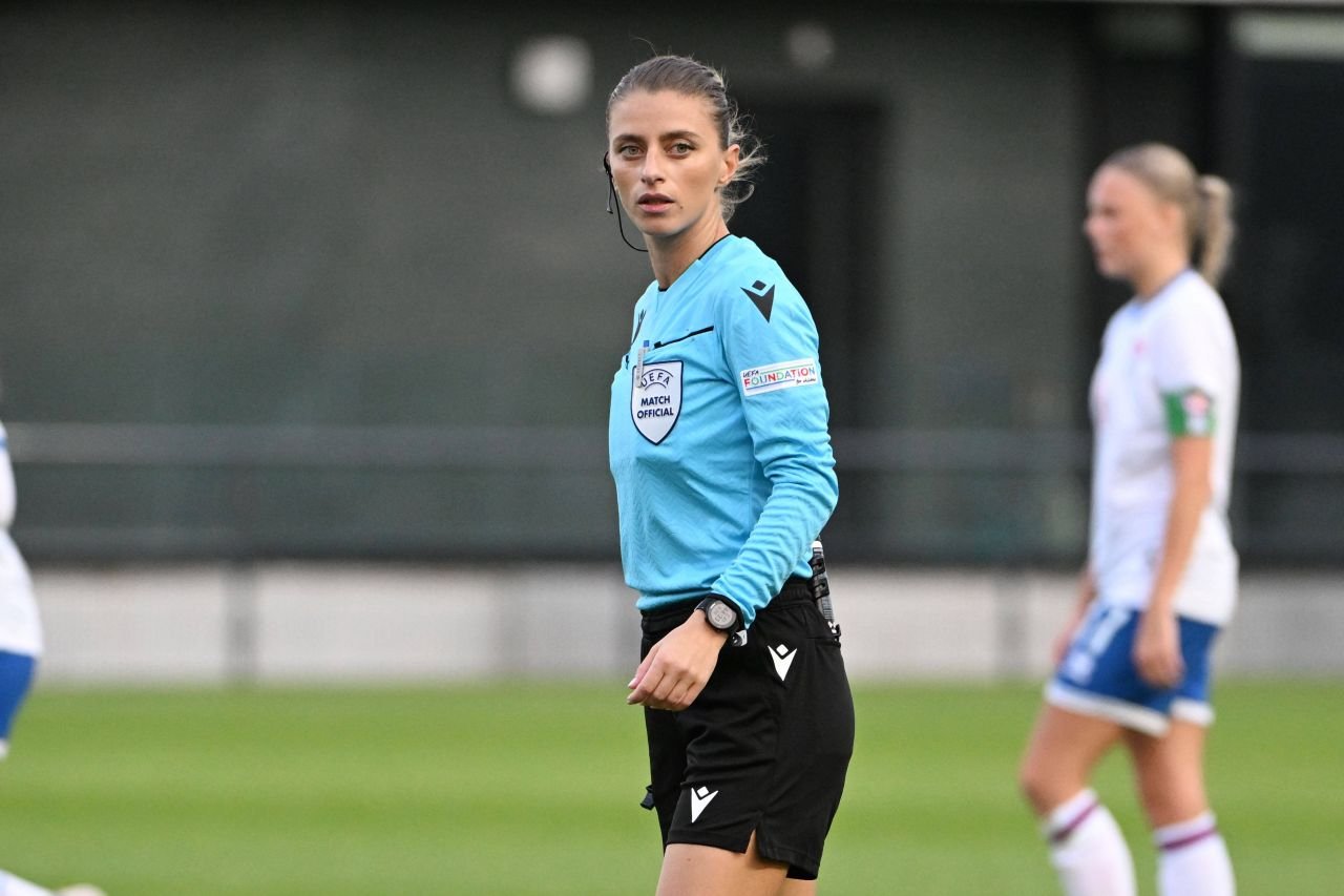 O brigadă de arbitre românce a fost delegată în Champions League_5