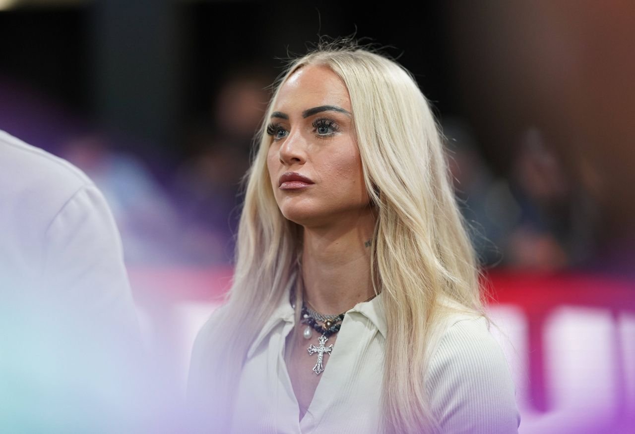 Cea mai sexy fotbalistă din lume nu mai suportă umilința prin care trece: 