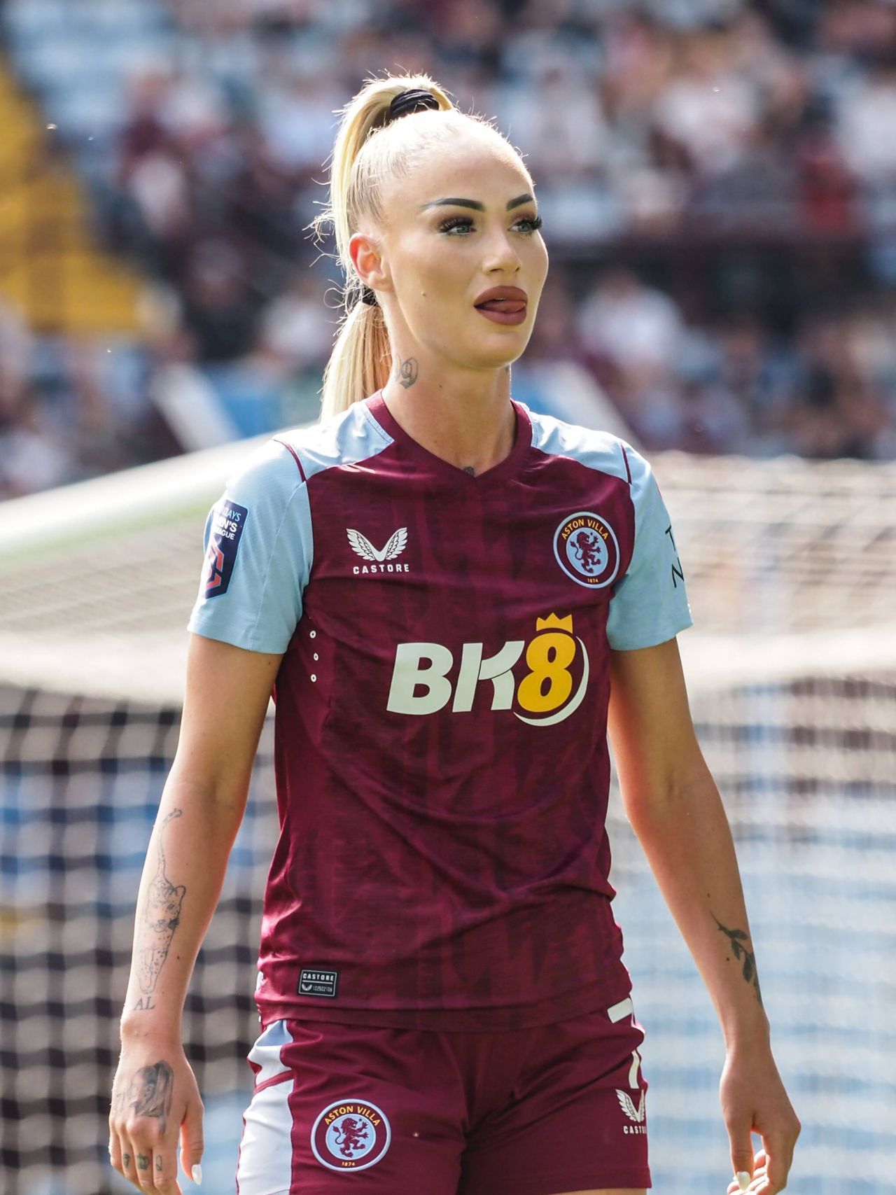 Cea mai sexy fotbalistă din lume nu mai suportă umilința prin care trece: