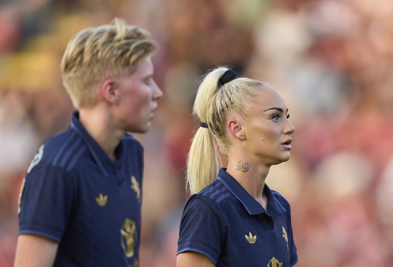 Cea mai sexy fotbalistă din lume nu mai suportă umilința prin care trece: