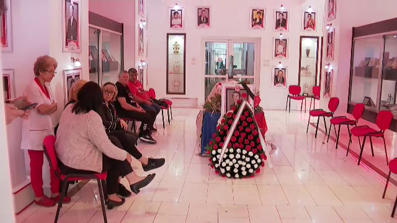 Băluță, în lacrimi lângă sicriul lui Gigi Mulțescu: