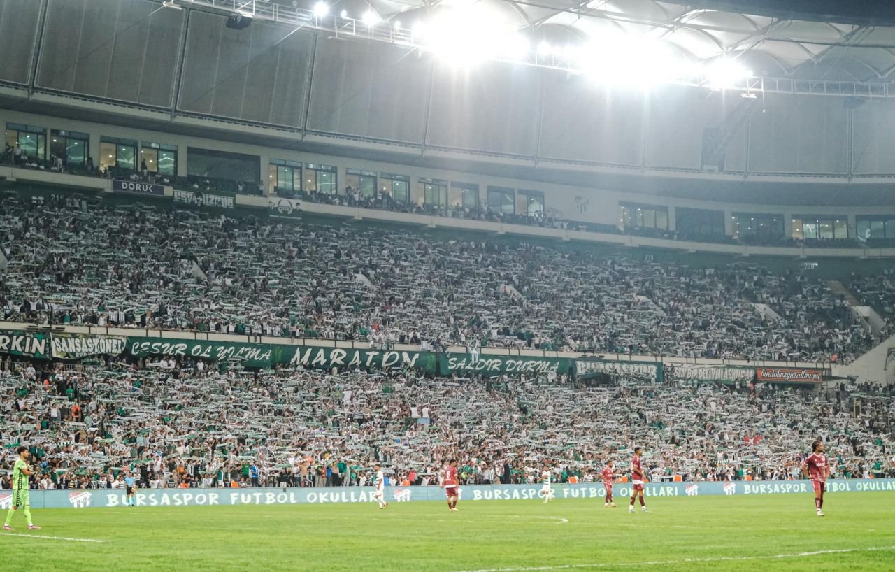 41.300 de fani în liga a patra! Echipa care-l aducea pe Hagi ca să ia titlul a ajuns în fotbalul mic, dar scrie istorie_2