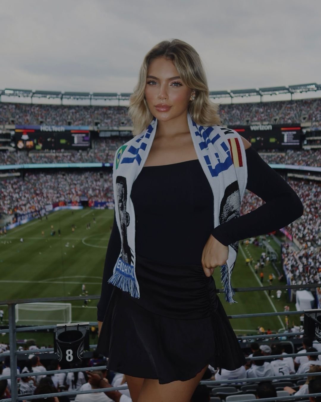 Starul de 18 ani al lui Real Madrid a anunțat că s-a căsătorit cu partenera de 22 de ani_25