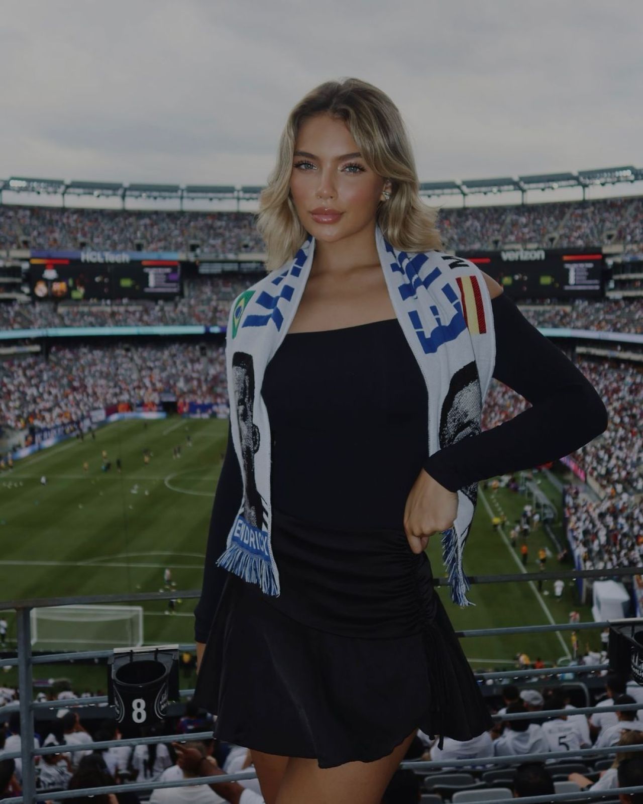 Starul de 18 ani al lui Real Madrid a anunțat că s-a căsătorit cu partenera de 22 de ani_25