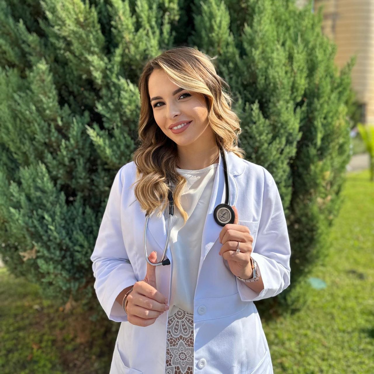 Reconversie profesională senzațională pentru o fostă tenismenă valoroasă din România: a devenit medic chirurg!_7