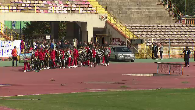 Sicriul lui Gheorghe Mulțescu a străbătut pentru ultima oară stadionul Dinamo! Imagini sfâșietoare_3