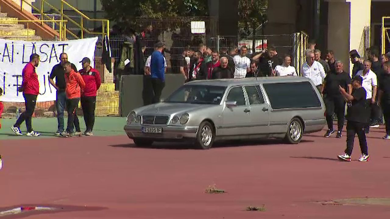 Sicriul lui Gheorghe Mulțescu a străbătut pentru ultima oară stadionul Dinamo! Imagini sfâșietoare_5