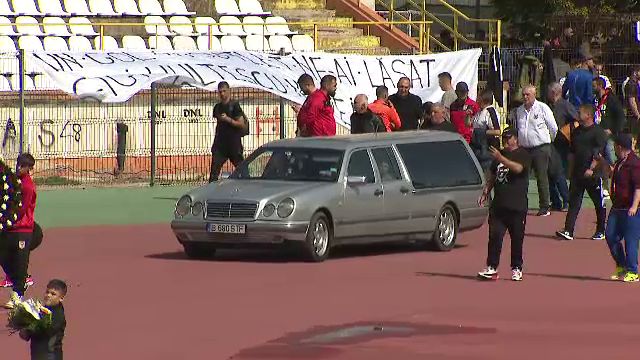 Sicriul lui Gheorghe Mulțescu a străbătut pentru ultima oară stadionul Dinamo! Imagini sfâșietoare_6