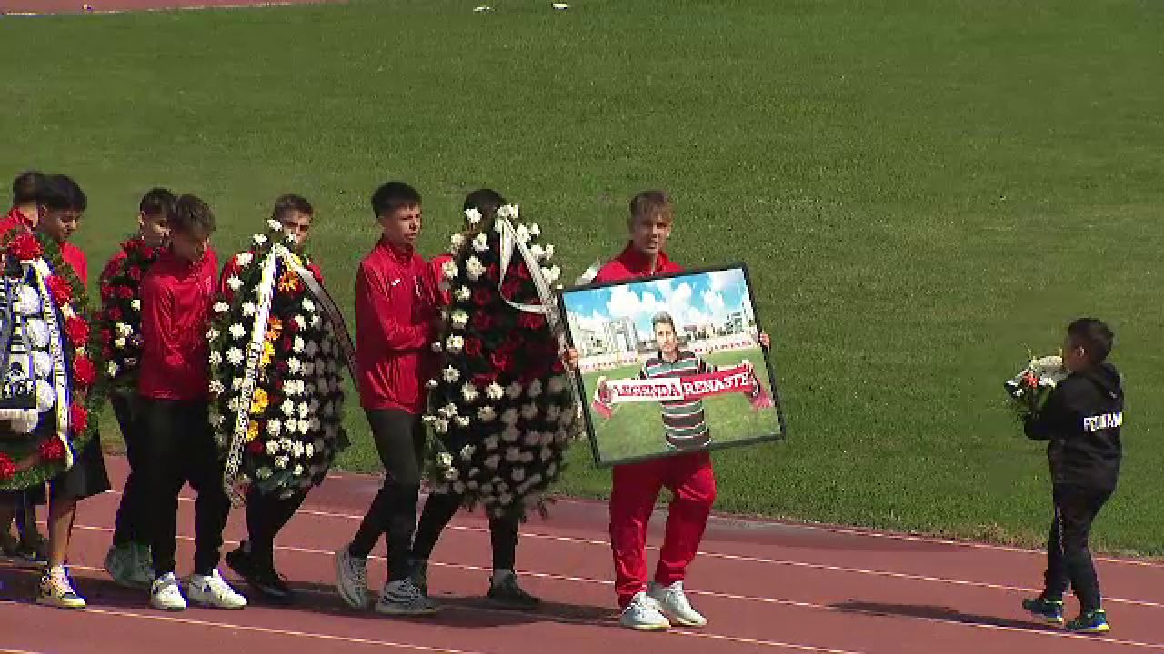 Sicriul lui Gheorghe Mulțescu a străbătut pentru ultima oară stadionul Dinamo! Imagini sfâșietoare_8