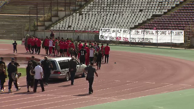 Sicriul lui Gheorghe Mulțescu a străbătut pentru ultima oară stadionul Dinamo! Imagini sf&acirc;șietoare
