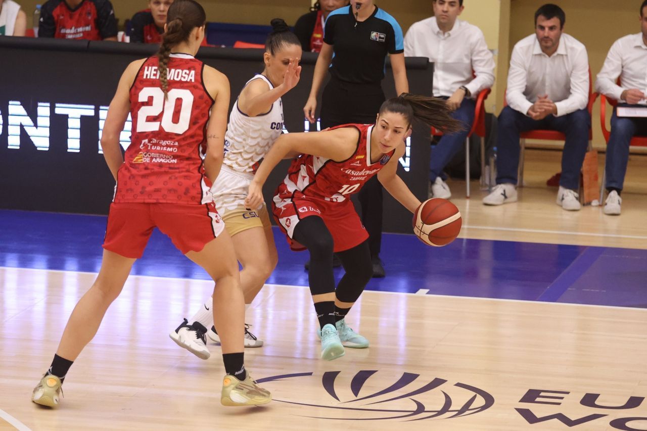 Ce au făcut CSM Constanța în EuroLeague și CSM CSU Oradea în Champions League. Fetele din Constanța au jucat cu același echipament bizar!_7
