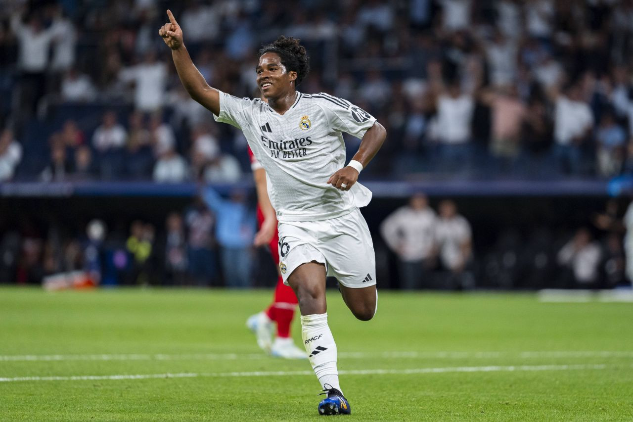 Tinerețe fără bătr&acirc;nețe la Real Madrid! Endrick și Luka Modric au stabilit fiecare c&acirc;te un record &rdquo;galactic&rdquo; &icirc;n 3-1 cu Stuttgart