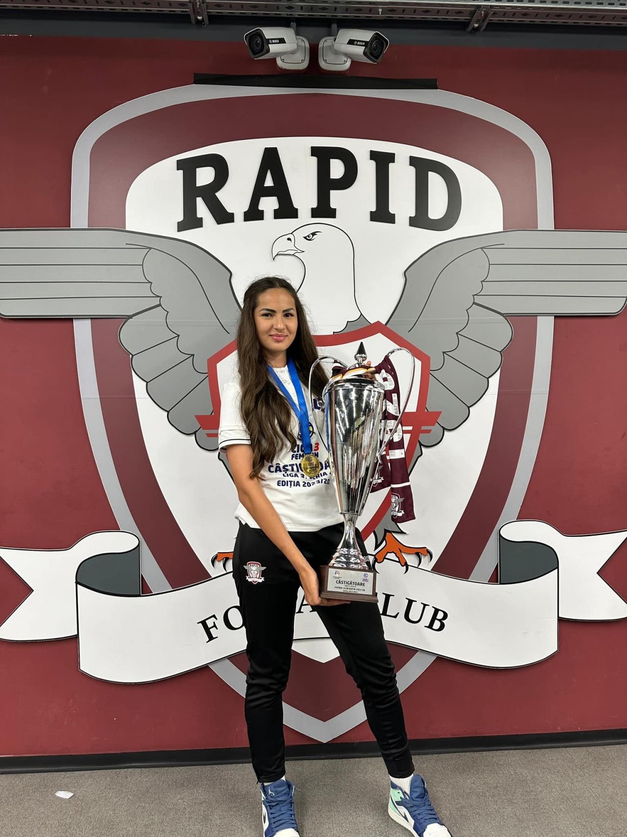 Romeo și Julieta din fotbalul românesc. El e jucător la Steaua, ea evoluează pentru Rapid_3
