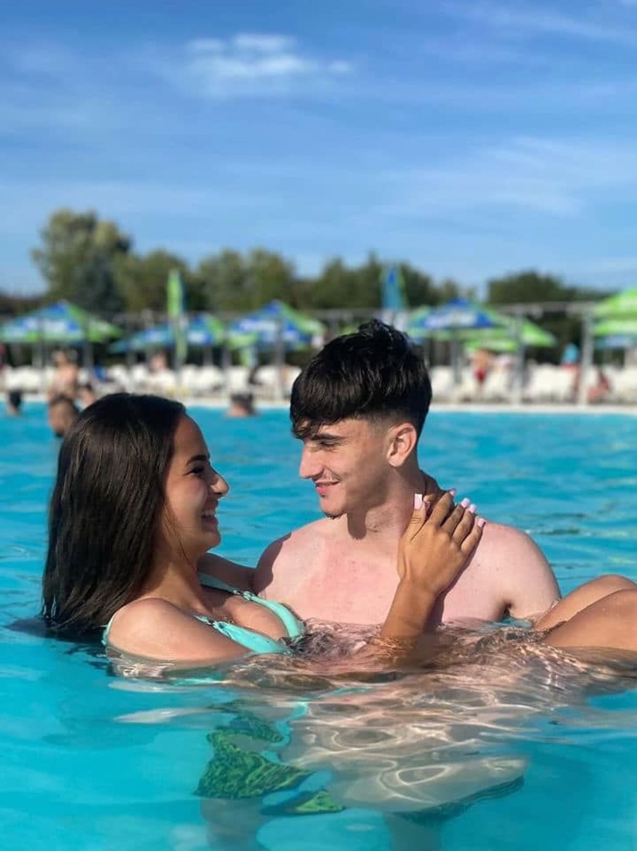 Romeo și Julieta din fotbalul românesc. El e jucător la Steaua, ea evoluează pentru Rapid_6
