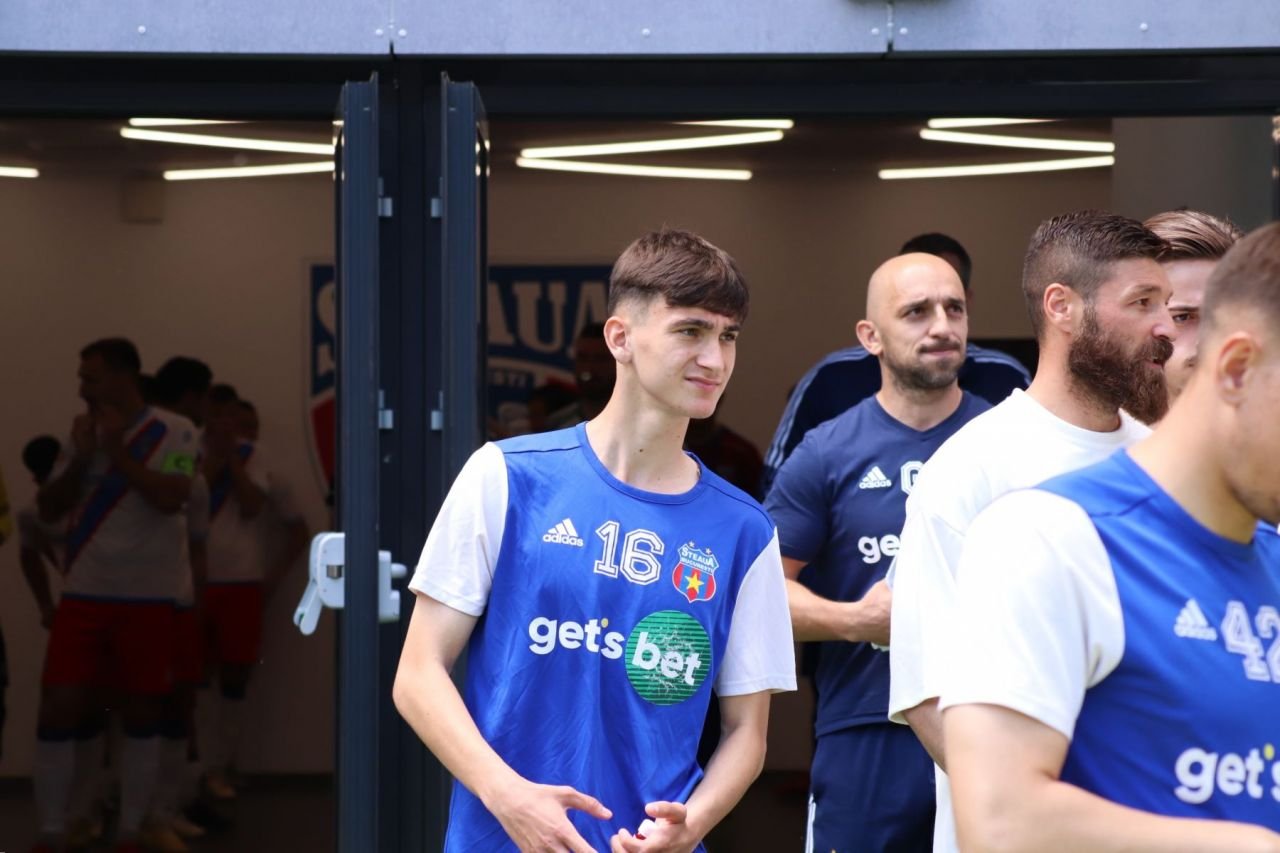 Romeo și Julieta din fotbalul românesc. El e jucător la Steaua, ea evoluează pentru Rapid_10