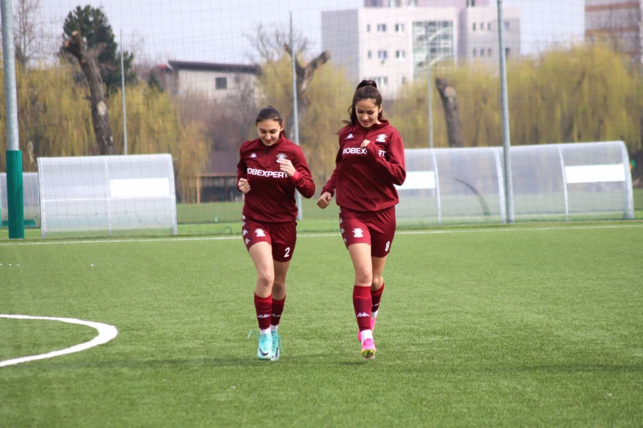 Romeo și Julieta din fotbalul românesc. El e jucător la Steaua, ea evoluează pentru Rapid_13