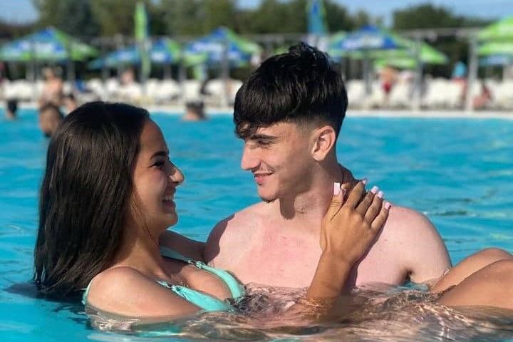 Romeo și Julieta din fotbalul românesc. El e jucător la Steaua, ea evoluează pentru Rapid_1