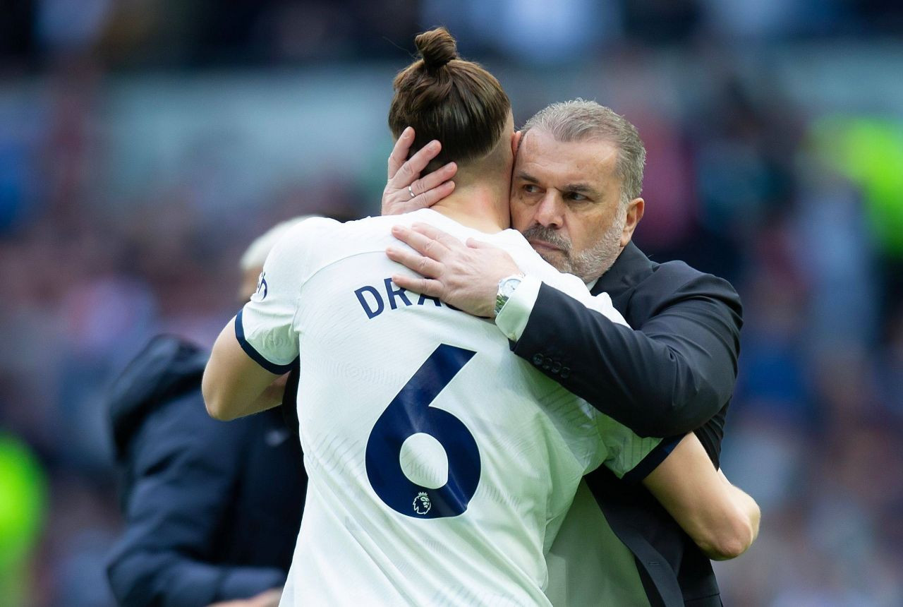 Dat afară de Nottingham Forest, fostul antrenor al lui Radu Drăgușin a intrat &icirc;ntr-un top de toată jena!