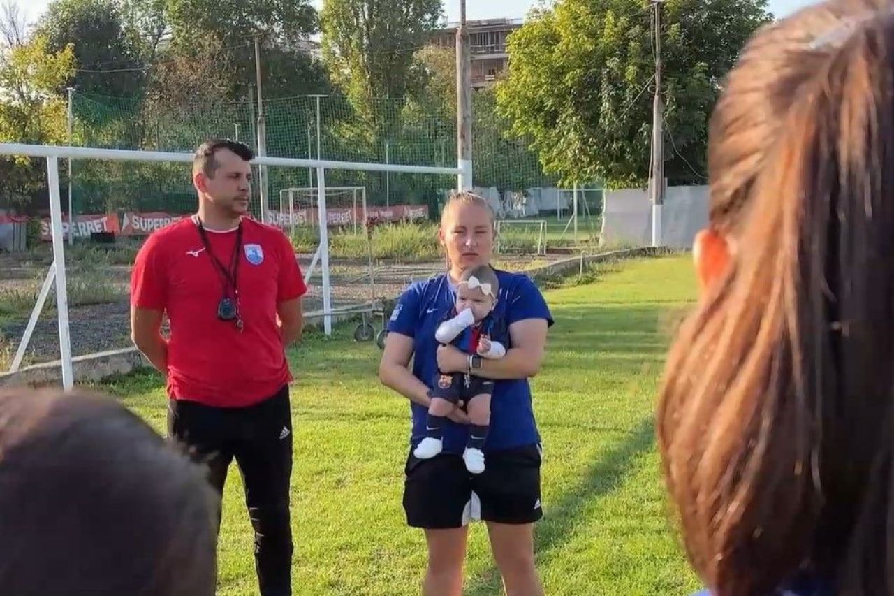 Ea este cea mai mică fotbalistă din România! Baby Iris are doar patru luni și e fiica unor sportivi_6