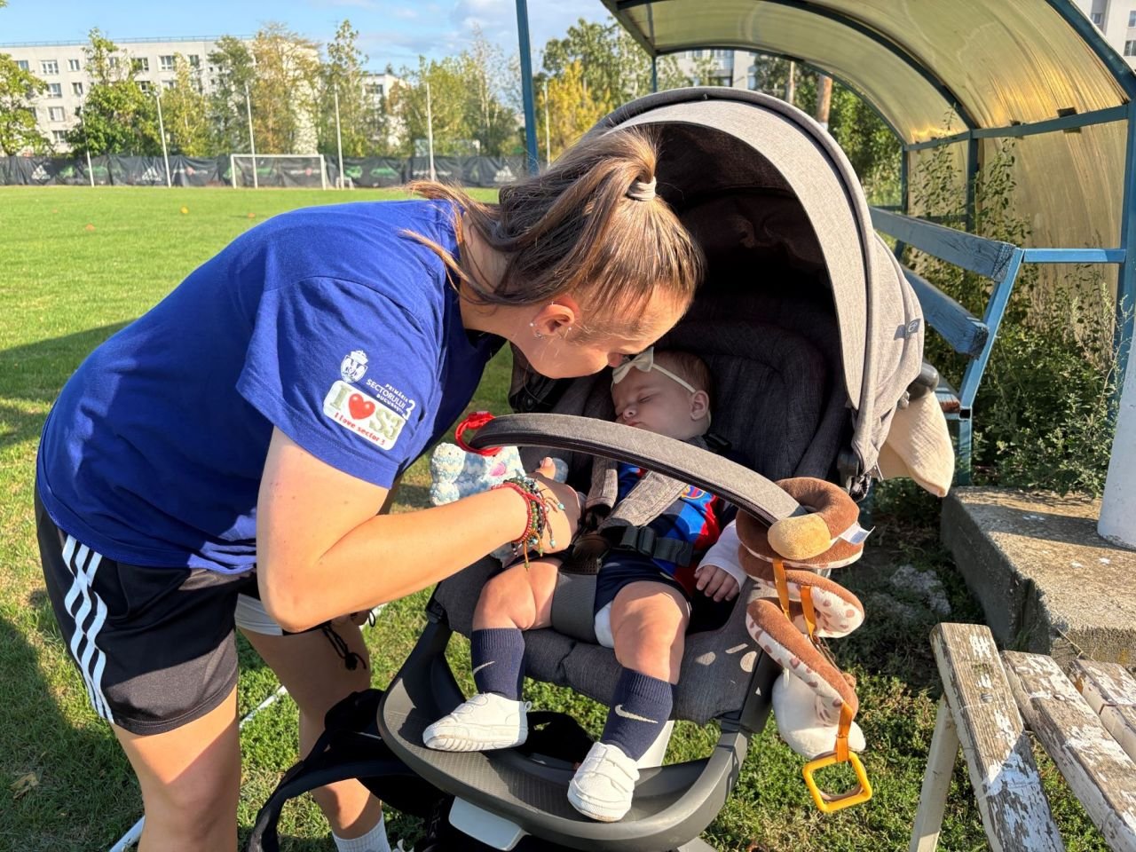 Ea este cea mai mică fotbalistă din România! Baby Iris are doar patru luni și e fiica unor sportivi_8