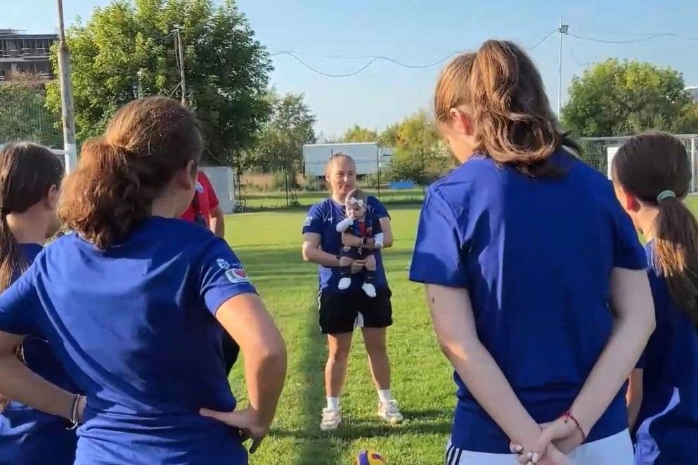 Ea este cea mai mică fotbalistă din România! Baby Iris are doar patru luni și e fiica unor sportivi_10