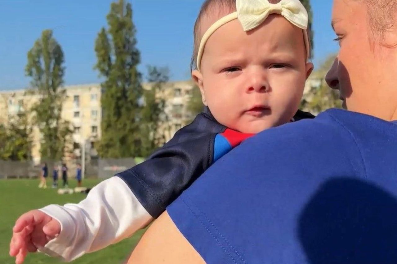 Ea este cea mai mică fotbalistă din România! Baby Iris are doar patru luni și e fiica unor sportivi_12