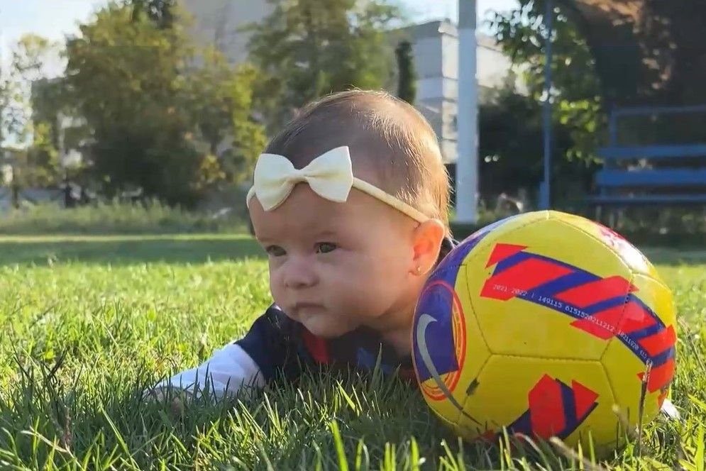 Ea este cea mai mică fotbalistă din România! Baby Iris are doar patru luni și e fiica unor sportivi_16