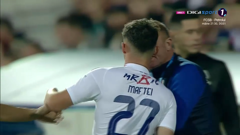 Scene rare la Oțelul - Dinamo: Dorinel Munteanu și-a tras jucătorul de guler și l-a certat_8