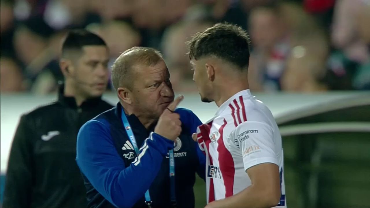 Scene rare la Oțelul - Dinamo: Dorinel Munteanu și-a tras jucătorul de guler și l-a certat_1